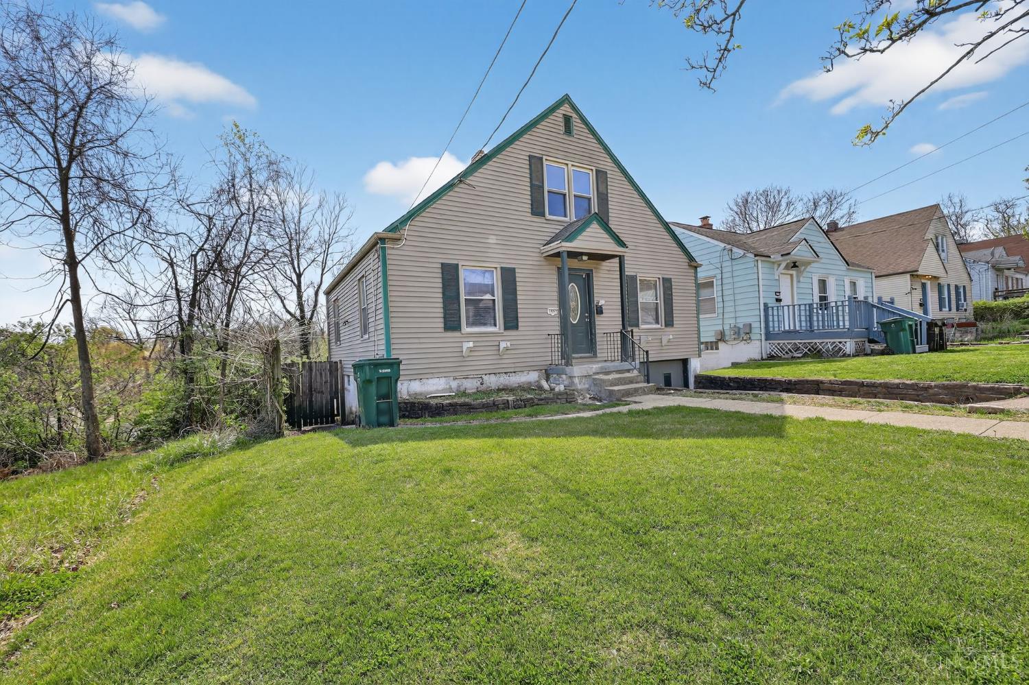 1893 Ashbrook Drive Property Photo 2