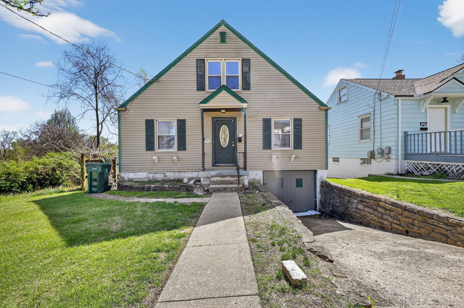 1893 Ashbrook Drive Property Photo 3