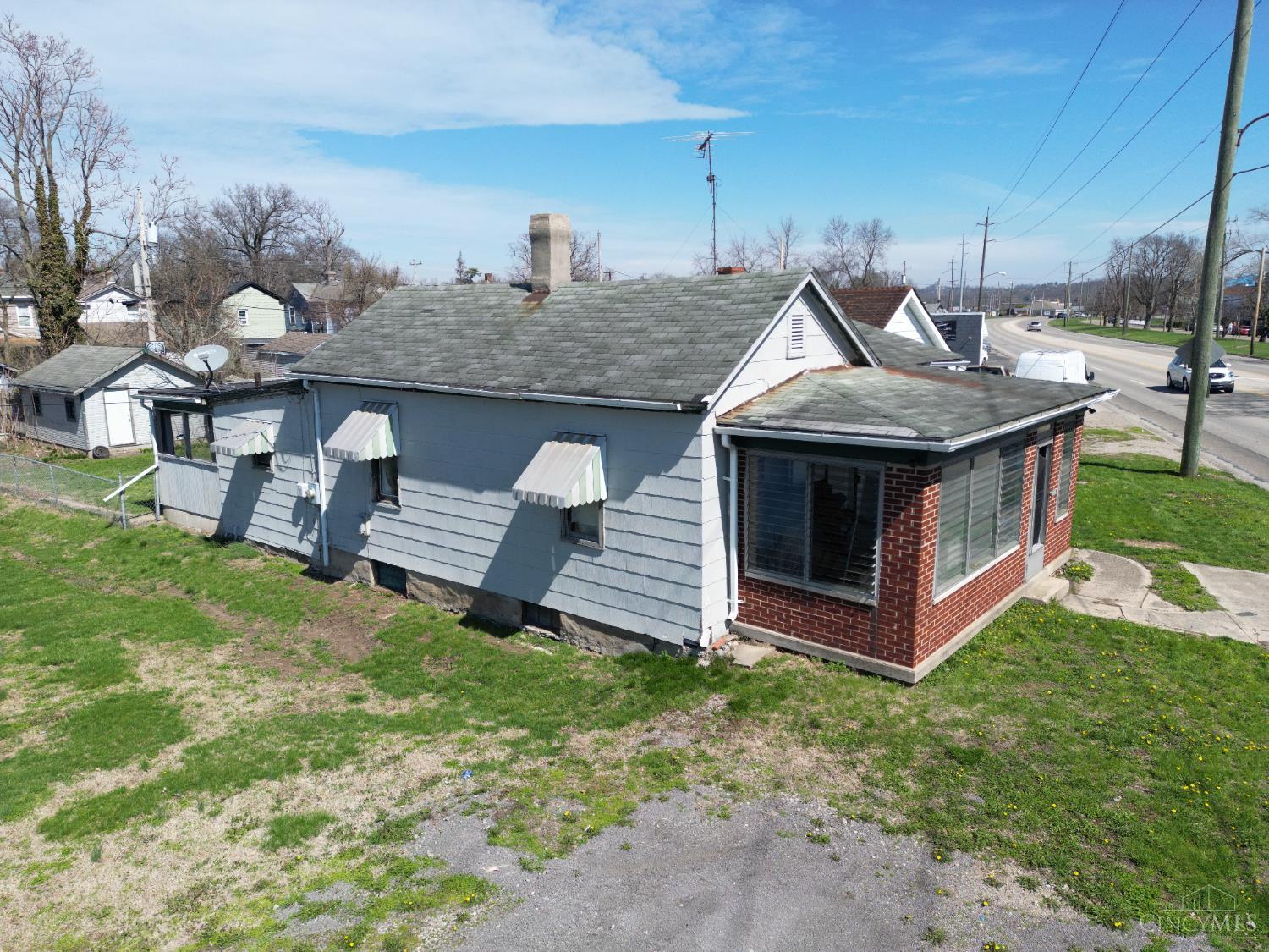 N 405 Erie Boulevard Property Photo 11