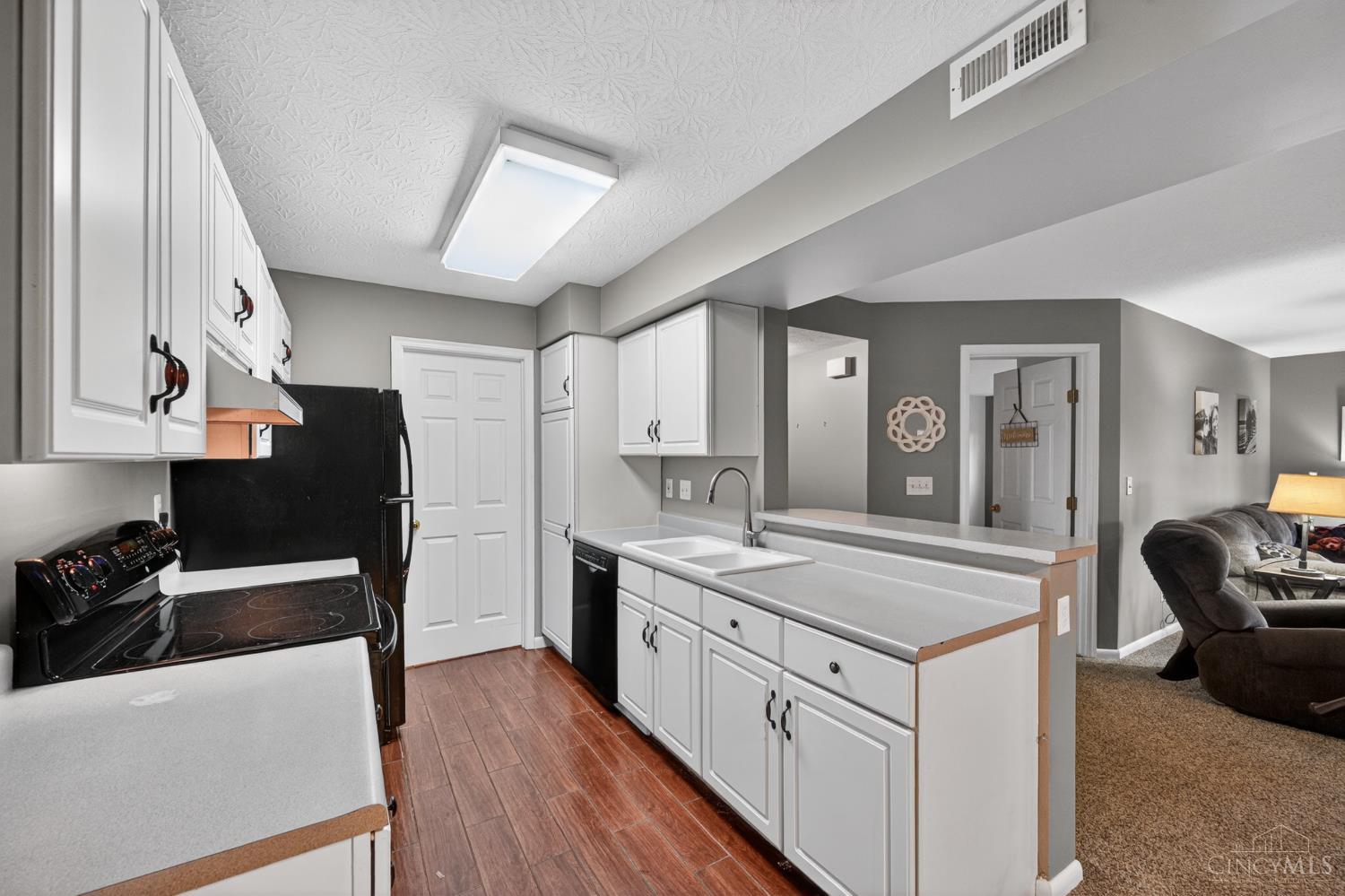 4281 Defender Drive Property Photo 10