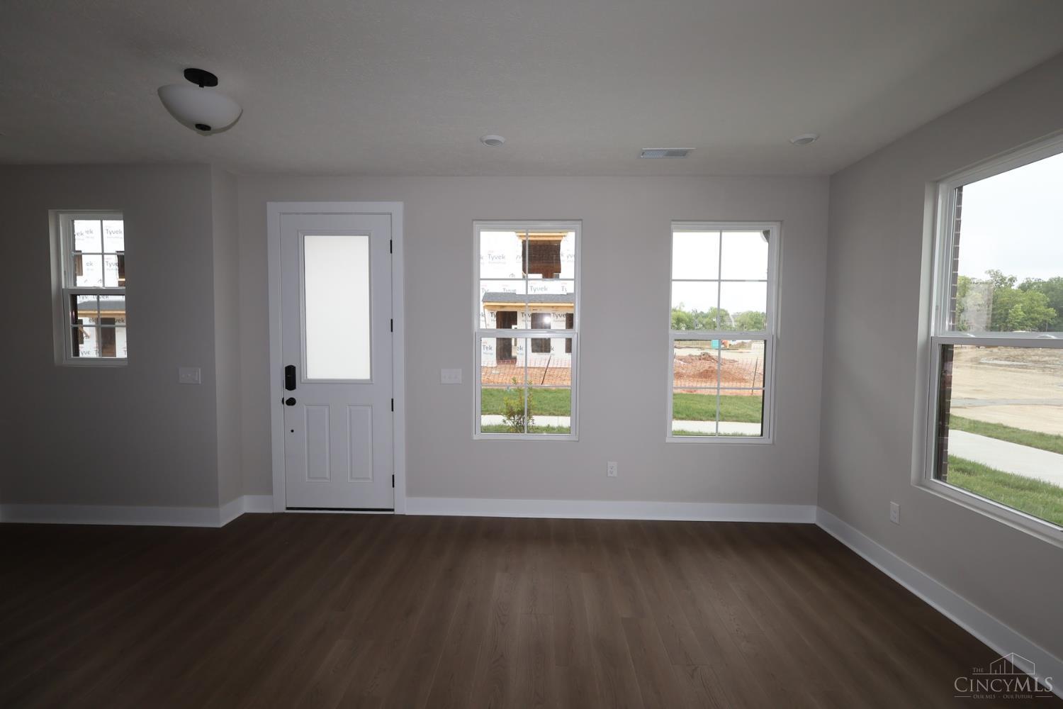6160 Nicholas Way Property Photo 5