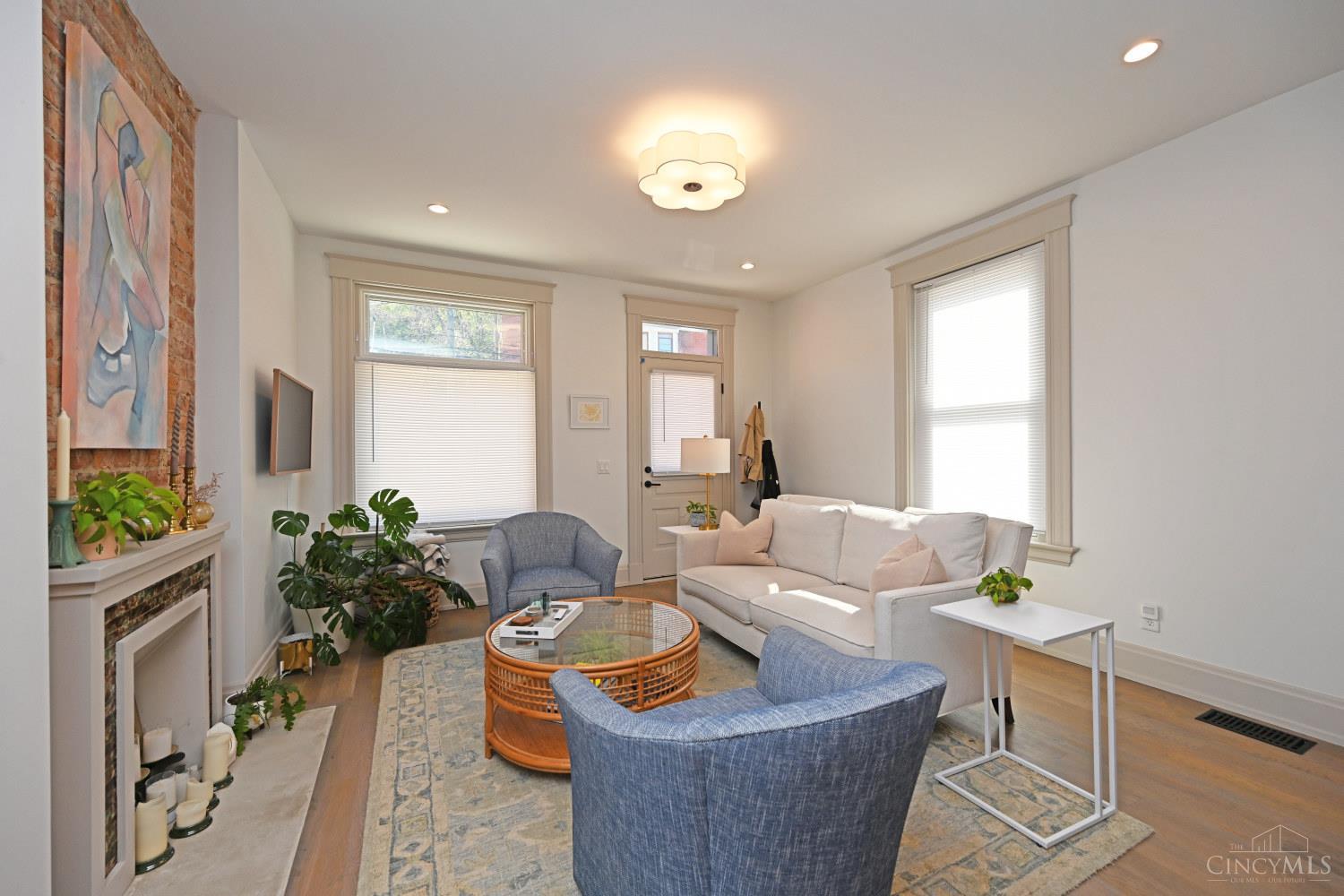 1921 Vine Street Property Photo 4