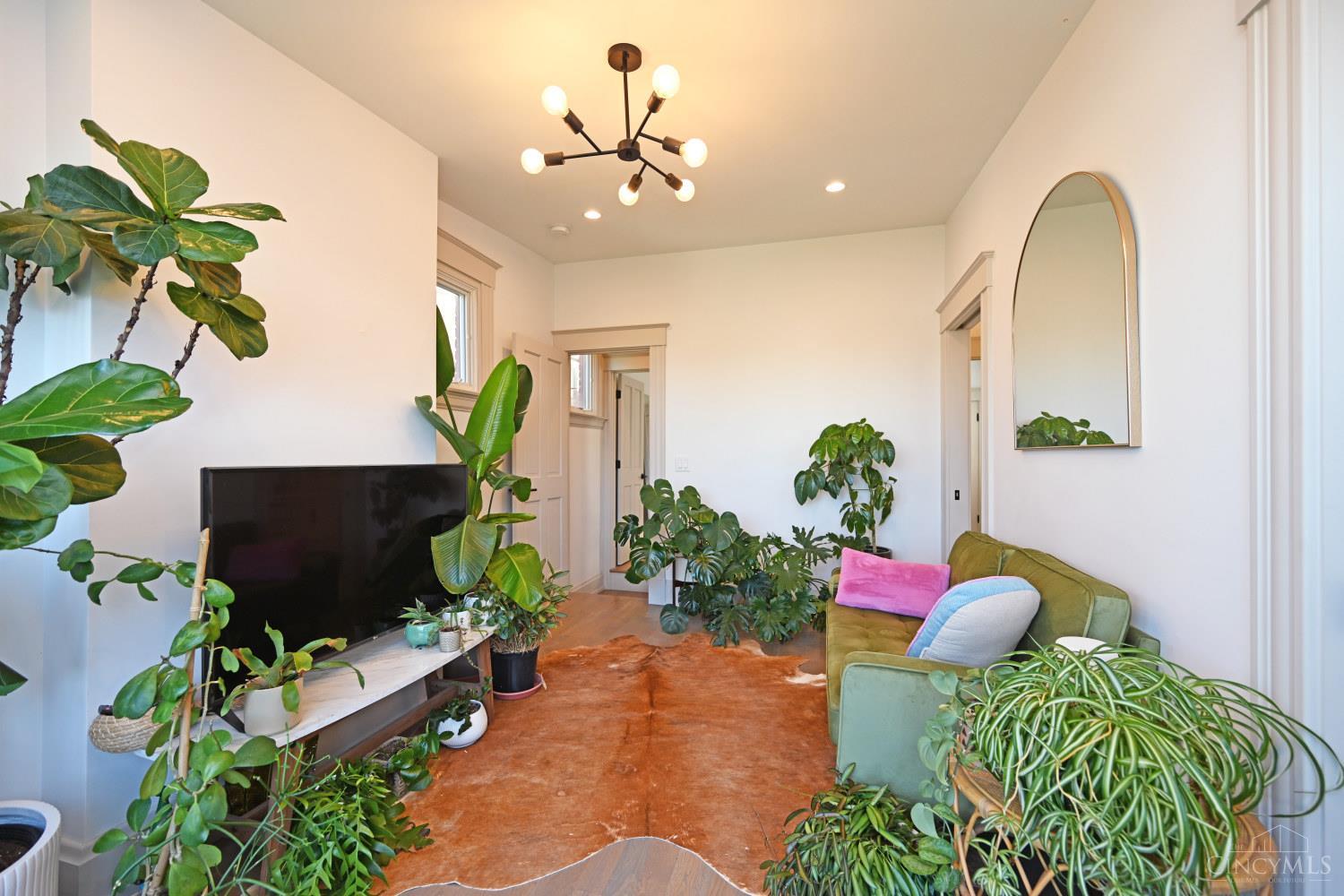 1921 Vine Street Property Photo 19