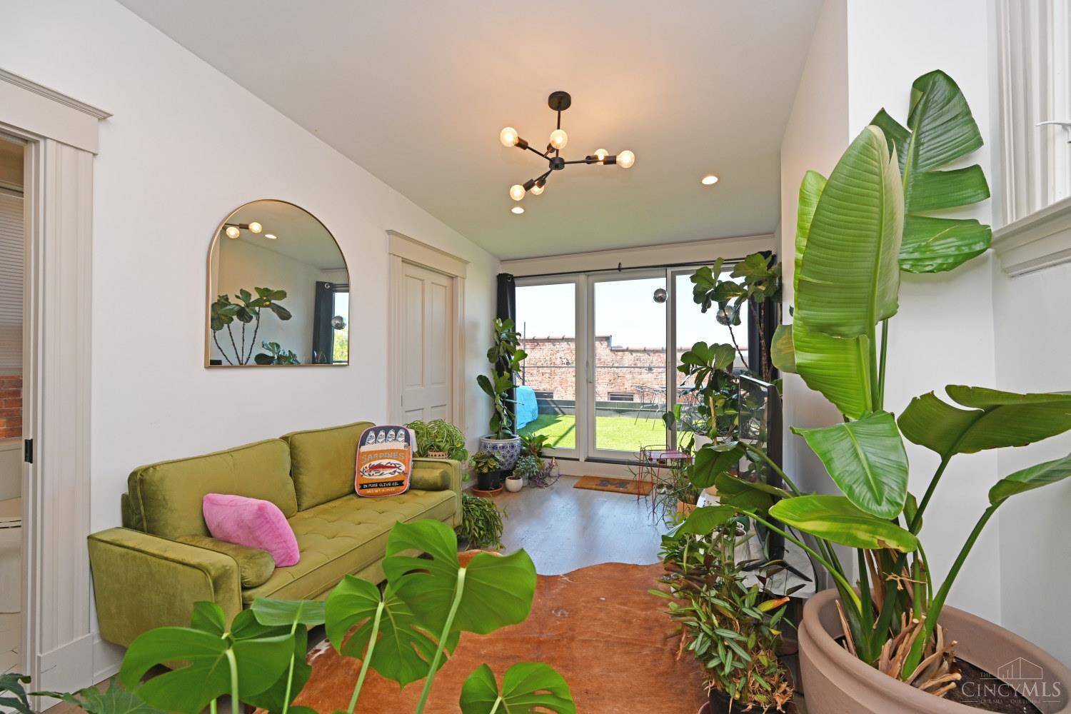 1921 Vine Street Property Photo 21