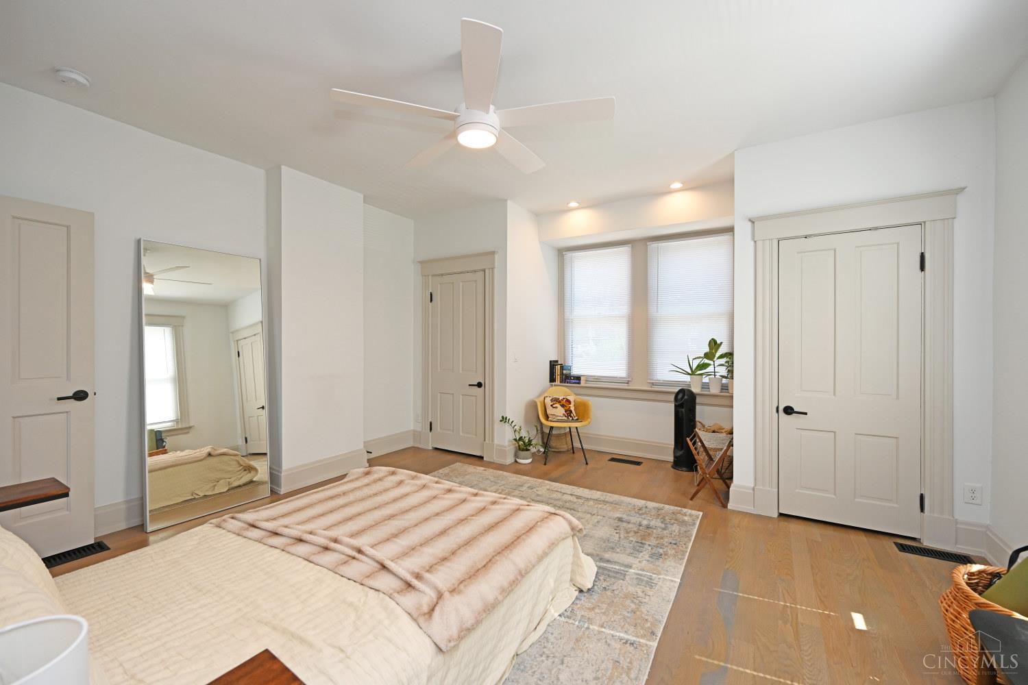 1921 Vine Street Property Photo 22