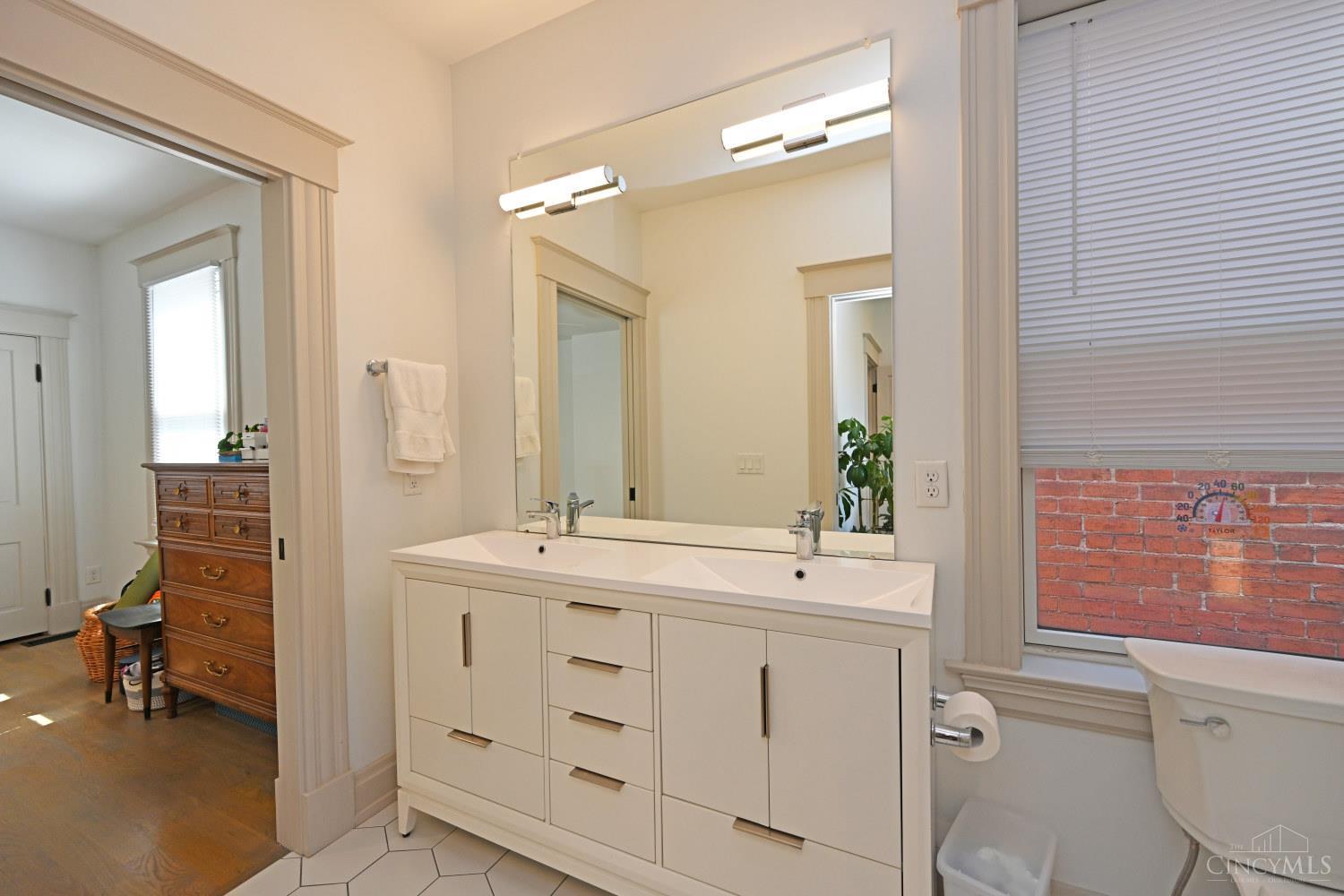 1921 Vine Street Property Photo 25