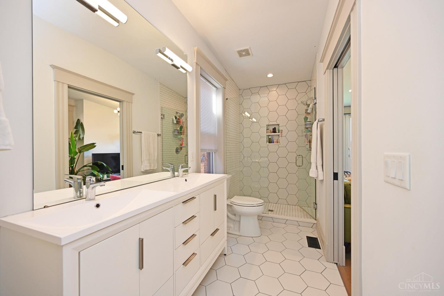 1921 Vine Street Property Photo 26