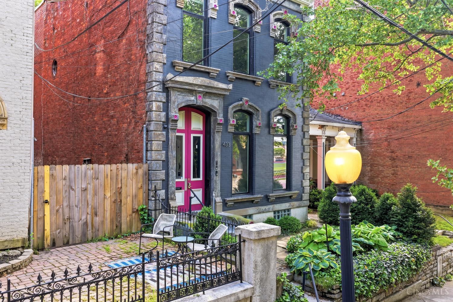 433 Clark Street Property Photo 2