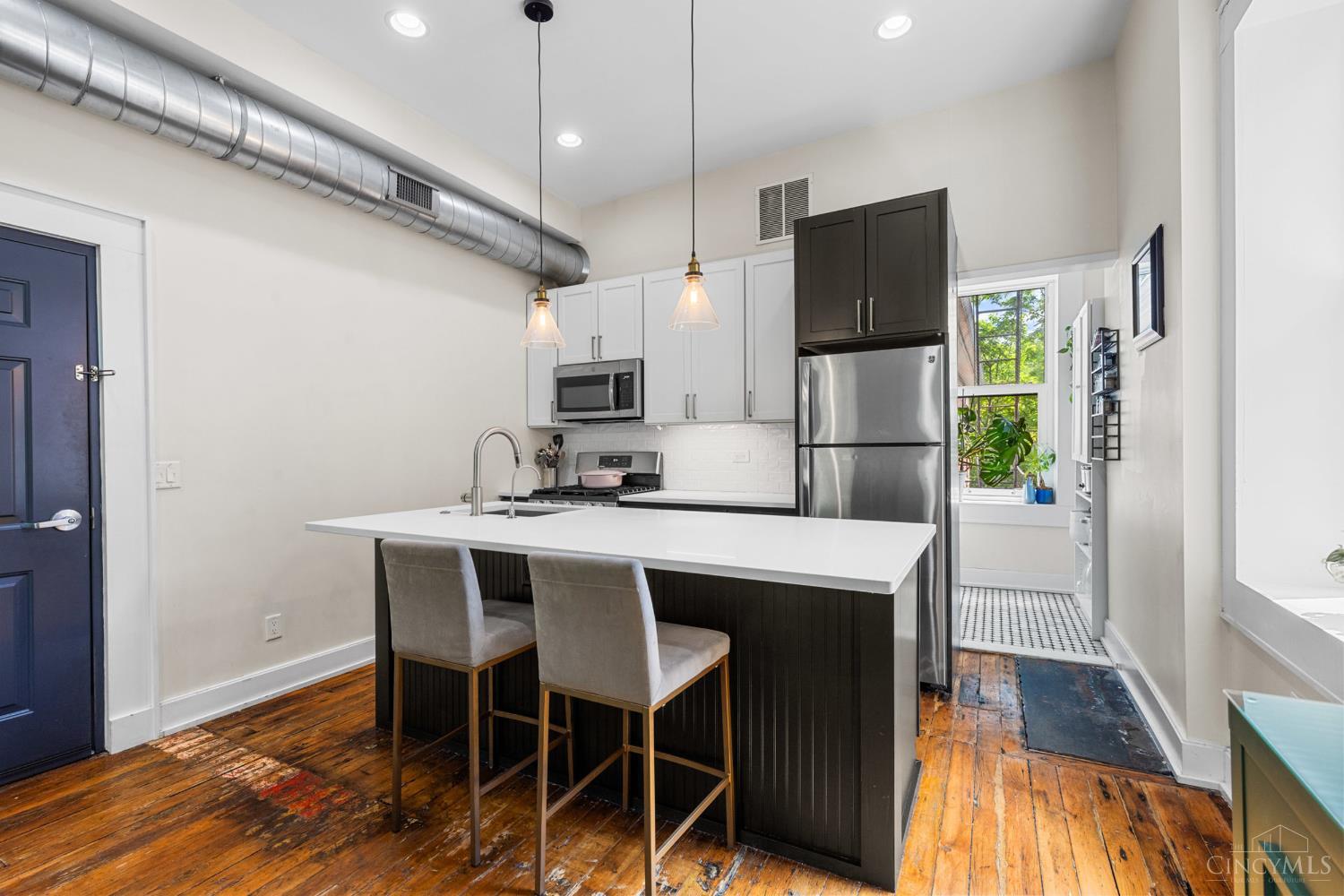433 Clark Street Property Photo 6