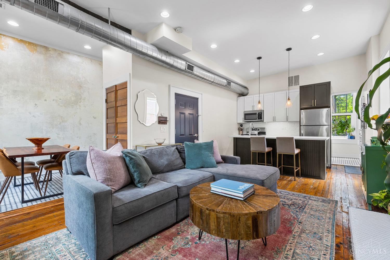 433 Clark Street Property Photo 11
