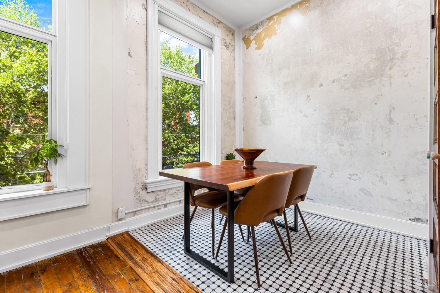 433 Clark Street Property Photo 14