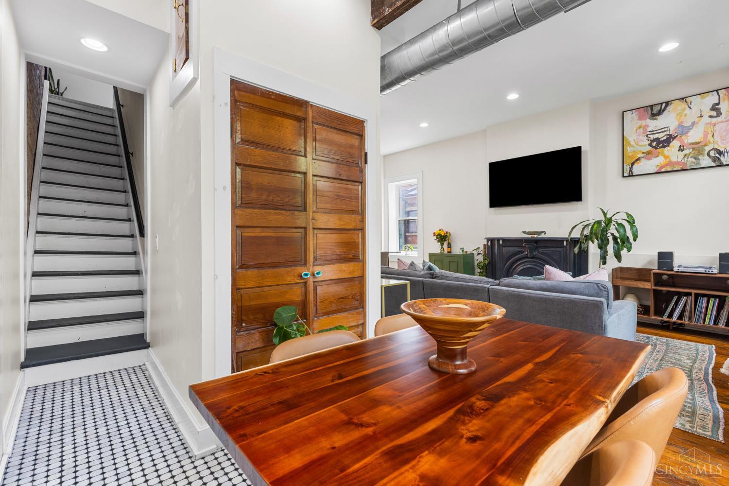 433 Clark Street Property Photo 16