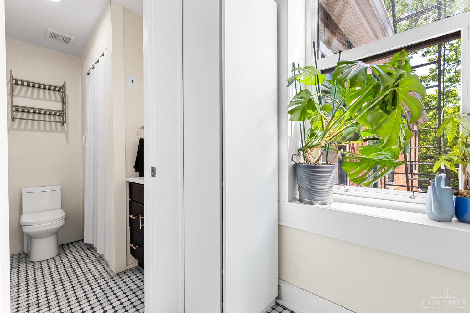 433 Clark Street Property Photo 18