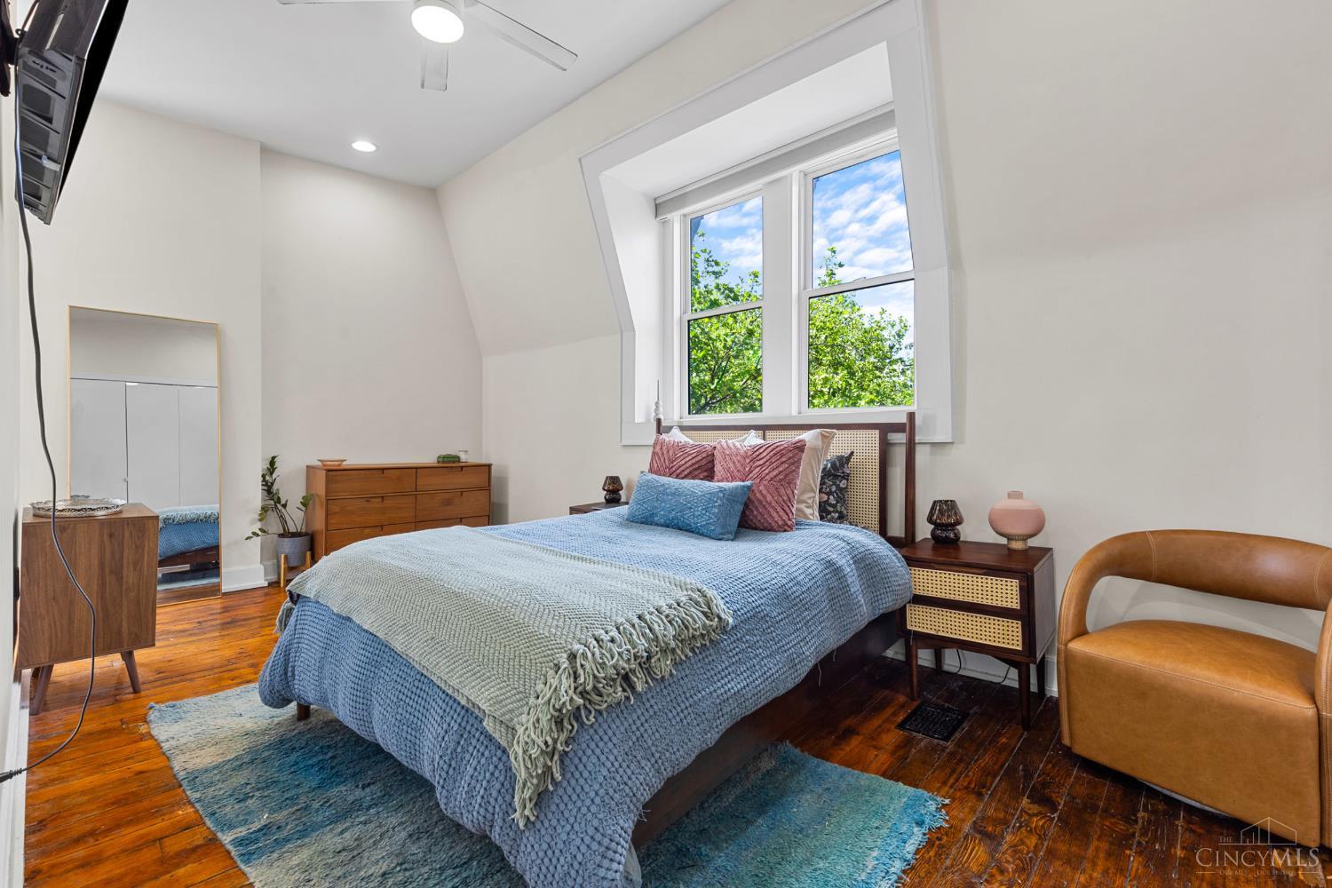 433 Clark Street Property Photo 23