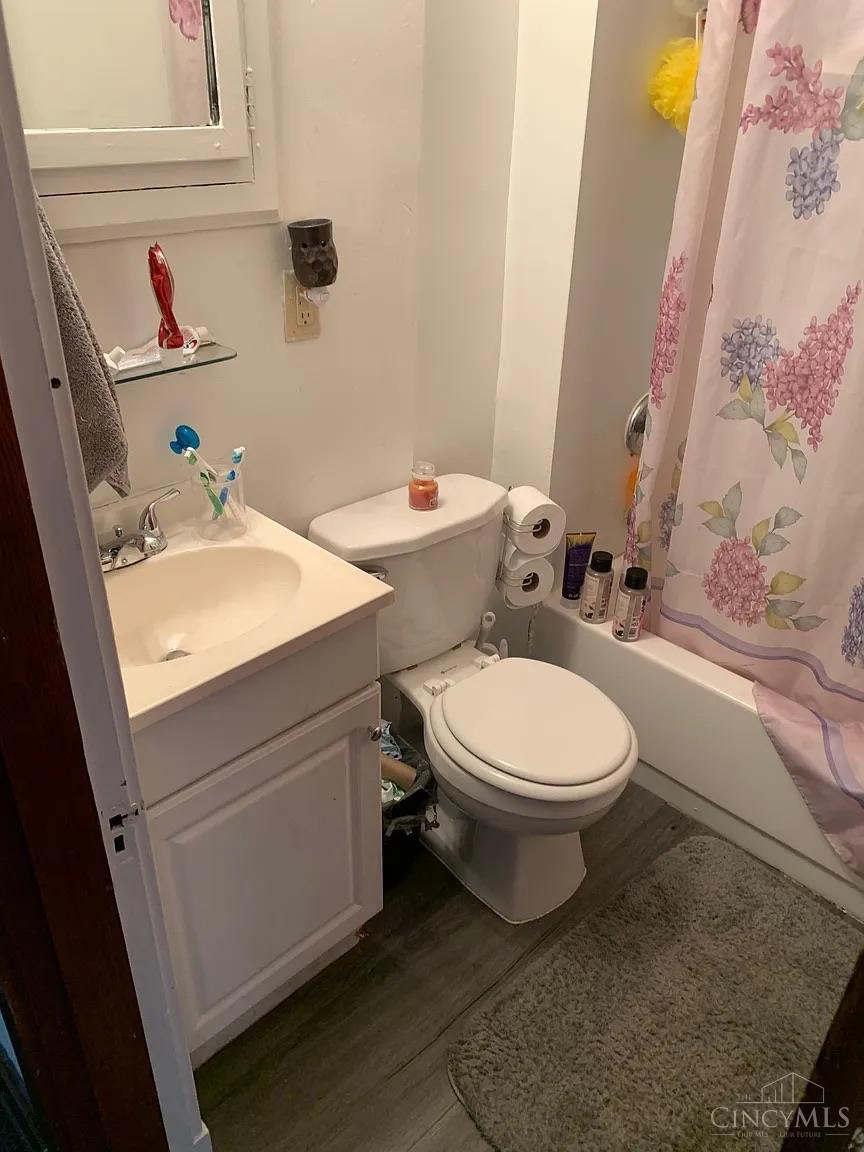727 Riddle Road Property Photo 13