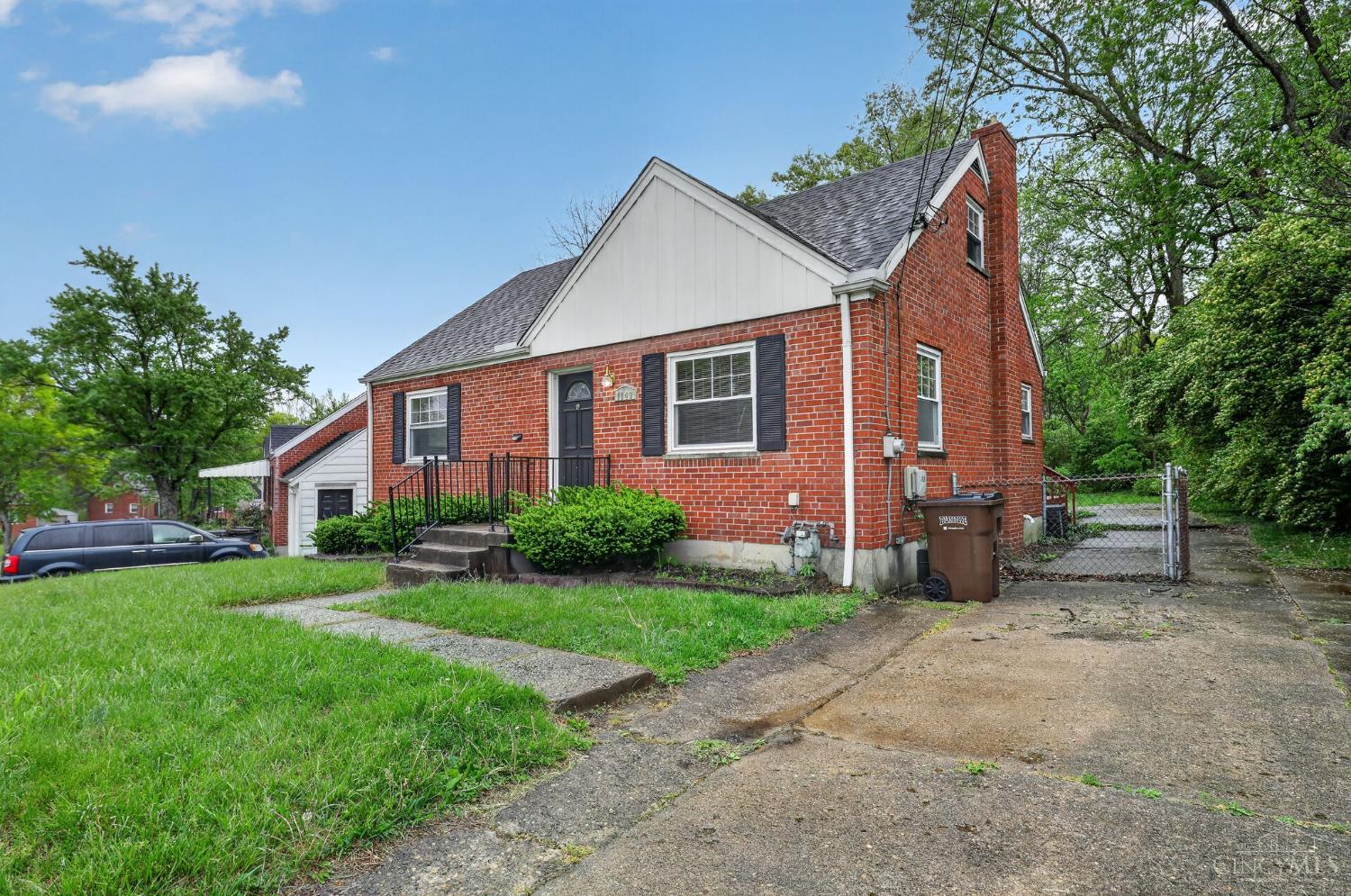 1149 Madeleine Circle Property Photo 2