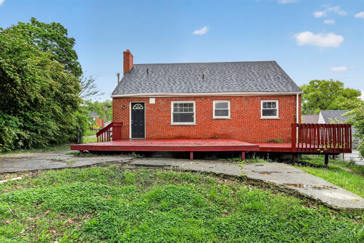 1149 Madeleine Circle Property Photo 4
