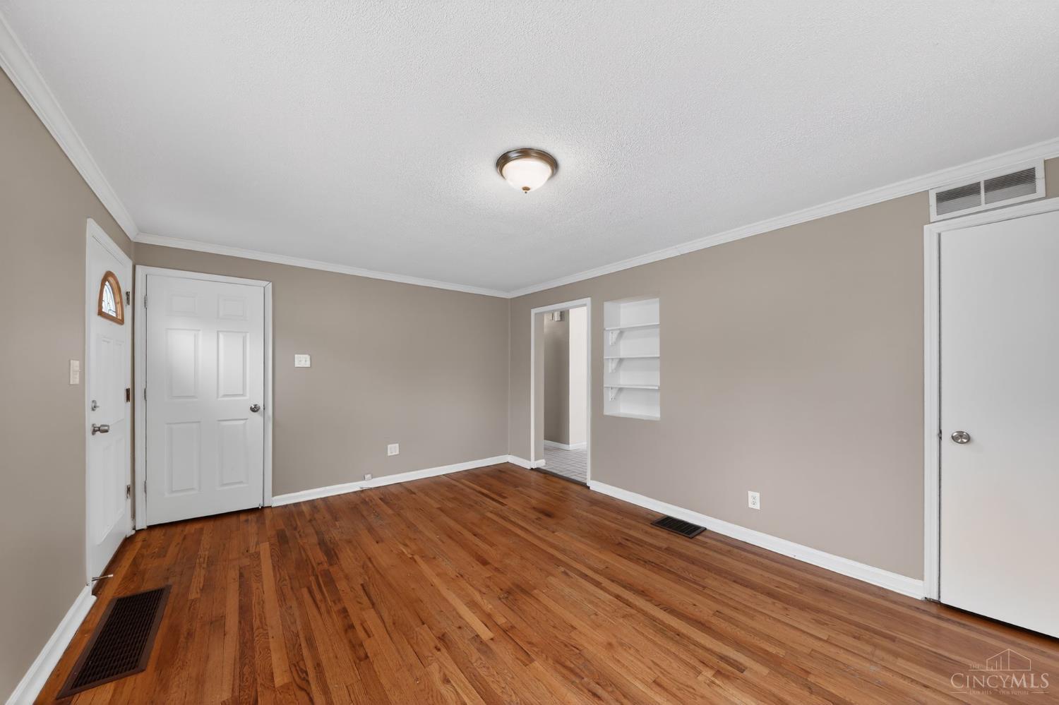 1149 Madeleine Circle Property Photo 5