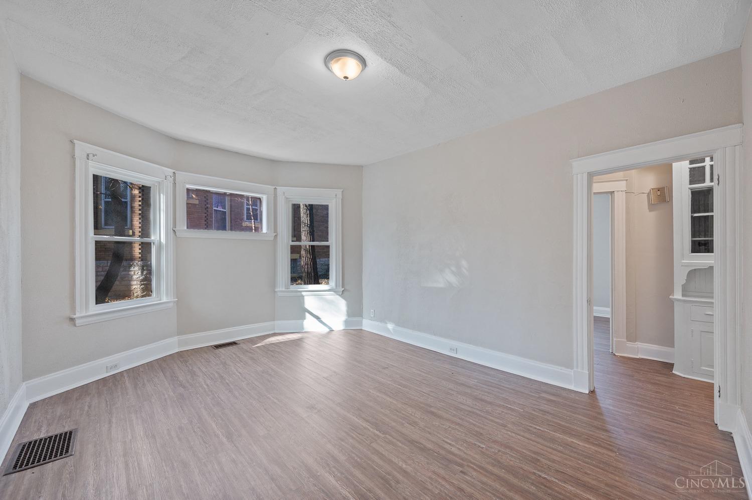 816 Windham Avenue Property Photo 9
