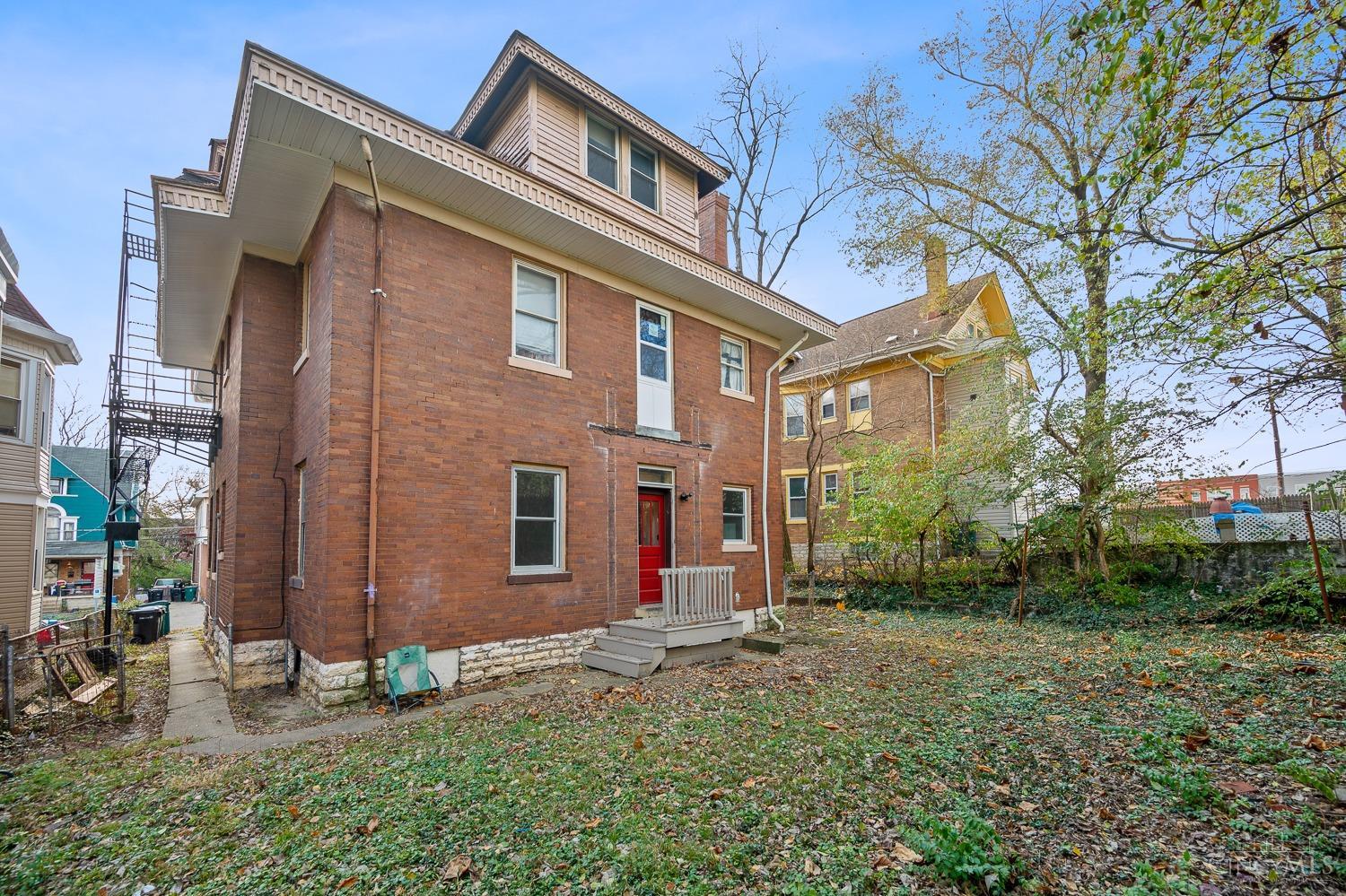 816 Windham Avenue Property Photo 29