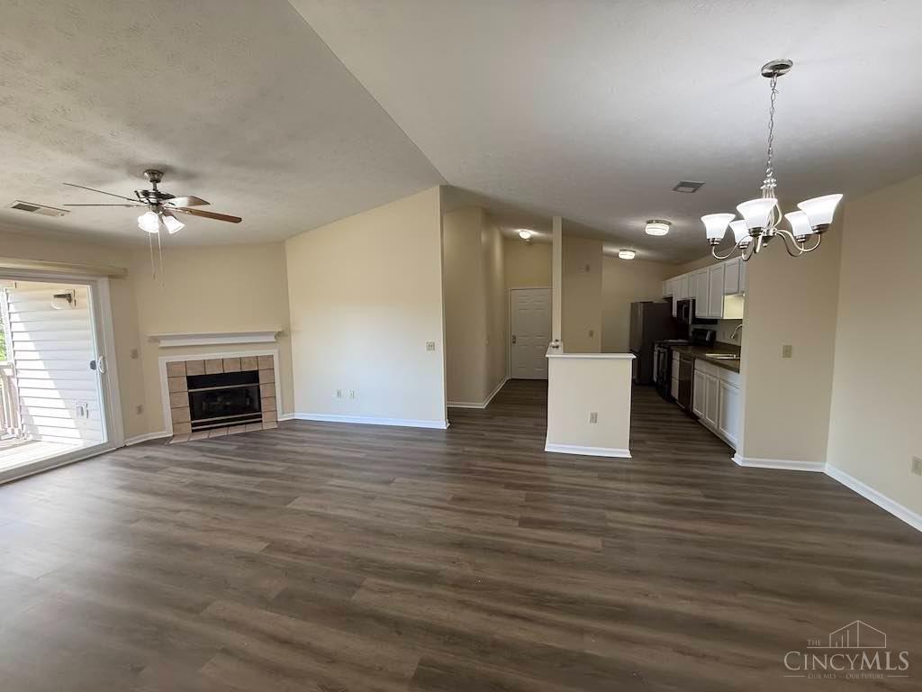 4748 Bordeaux Lane Property Photo 3
