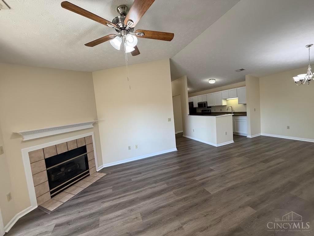 4748 Bordeaux Lane Property Photo 4