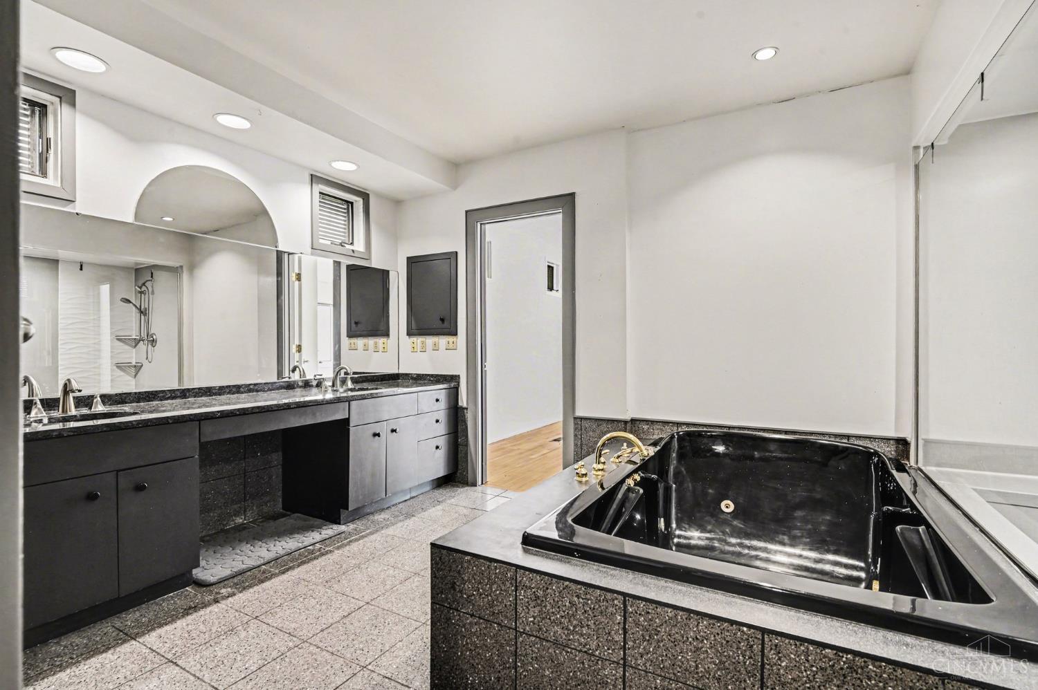 3583 Cooper Road Property Photo 13