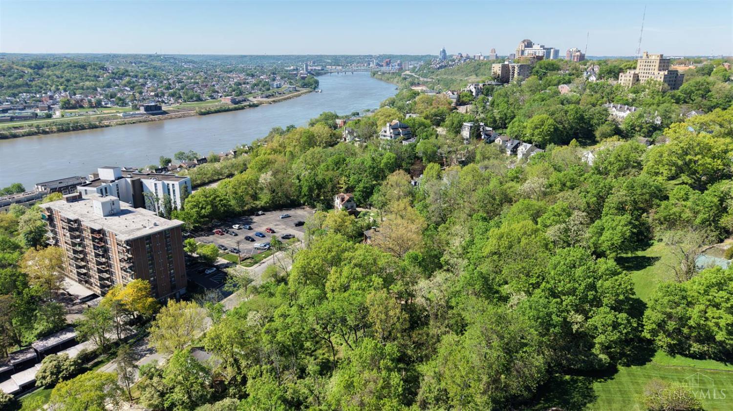 1812 William Howard Taft Road Property Photo 6