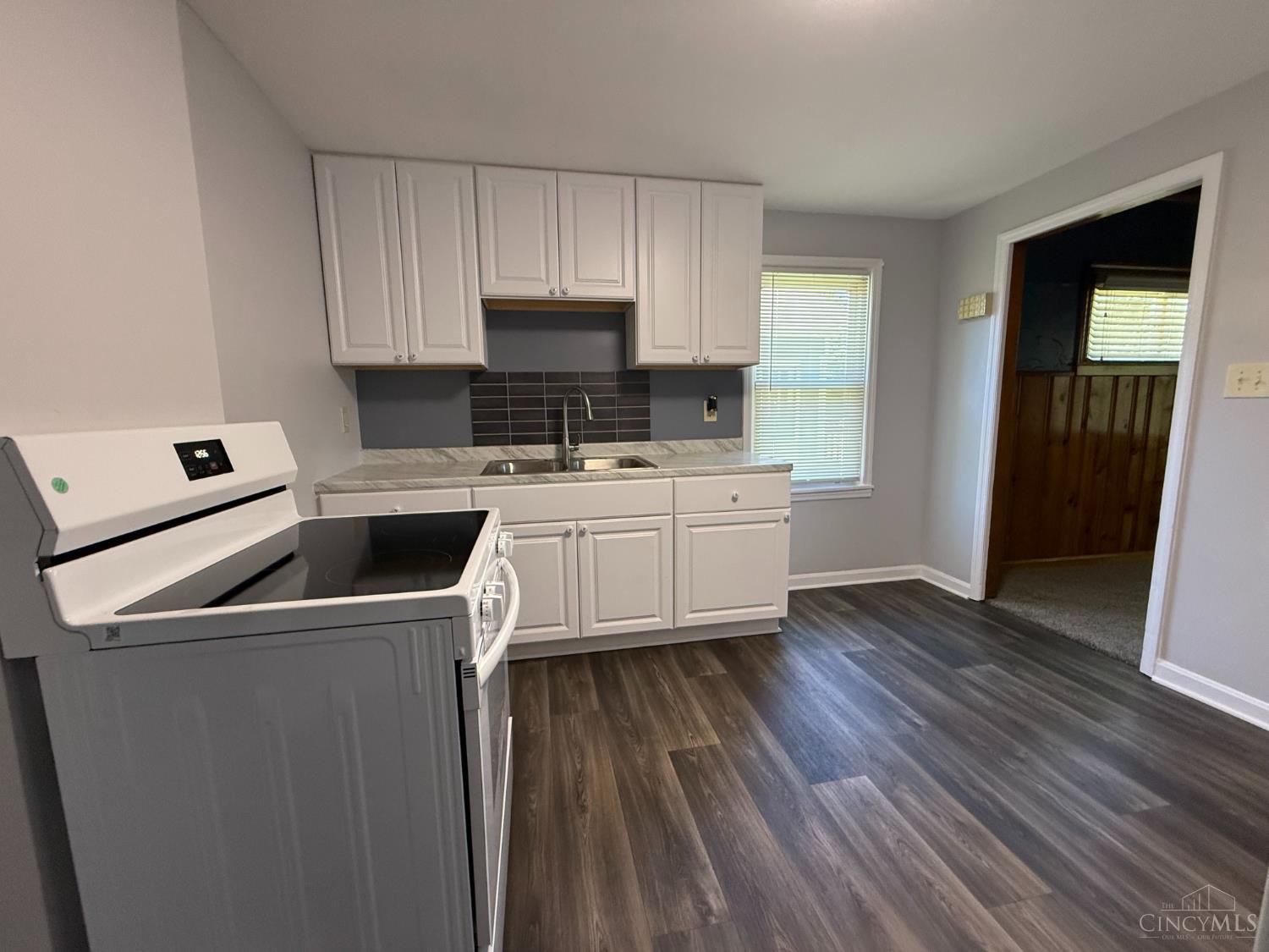 1026 Fairview Avenue Property Photo 9
