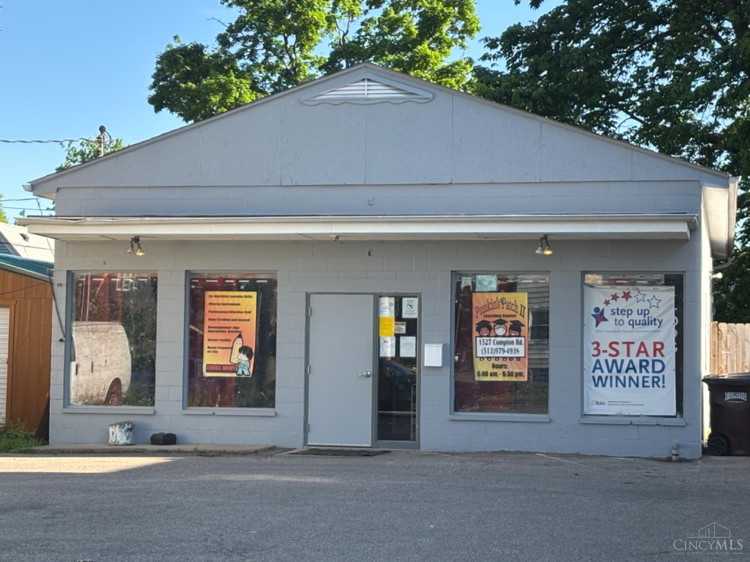 1527 Compton Road Property Photo 1