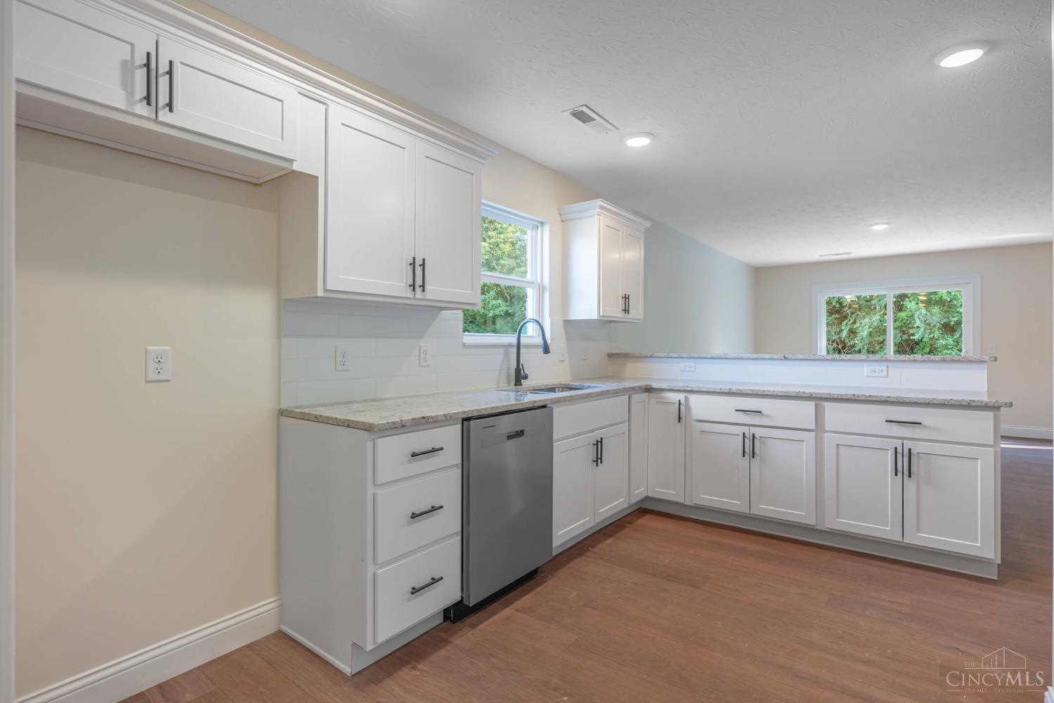 137 Pebble Creek Drive Property Photo 7