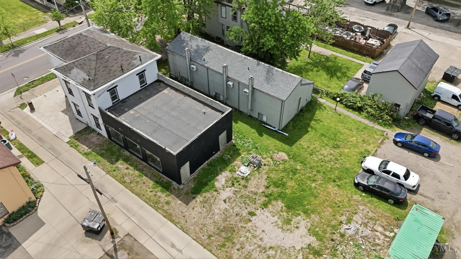 S 221 B Street Property Photo 4