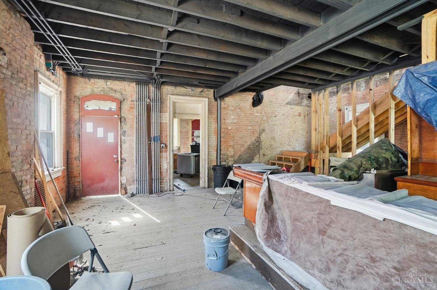 S 221 B Street Property Photo 6