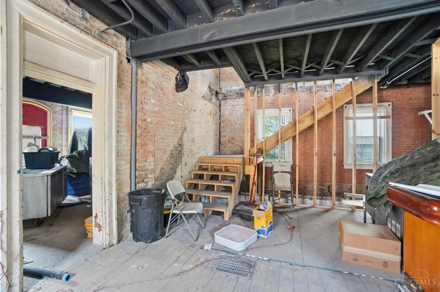 S 221 B Street Property Photo 7
