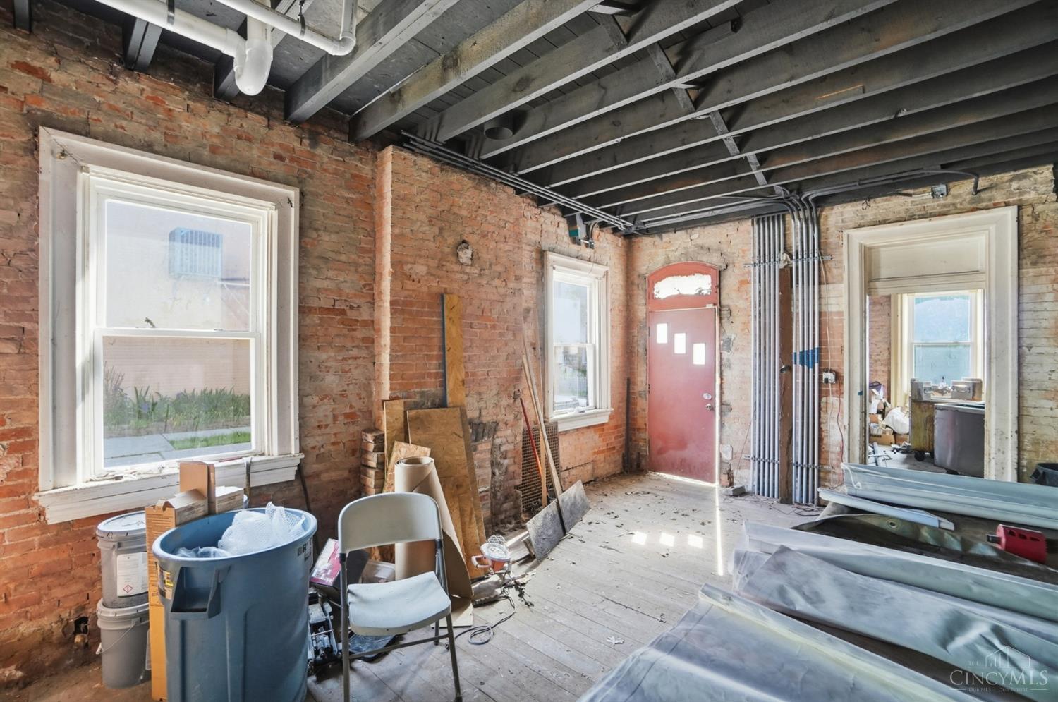 S 221 B Street Property Photo 13