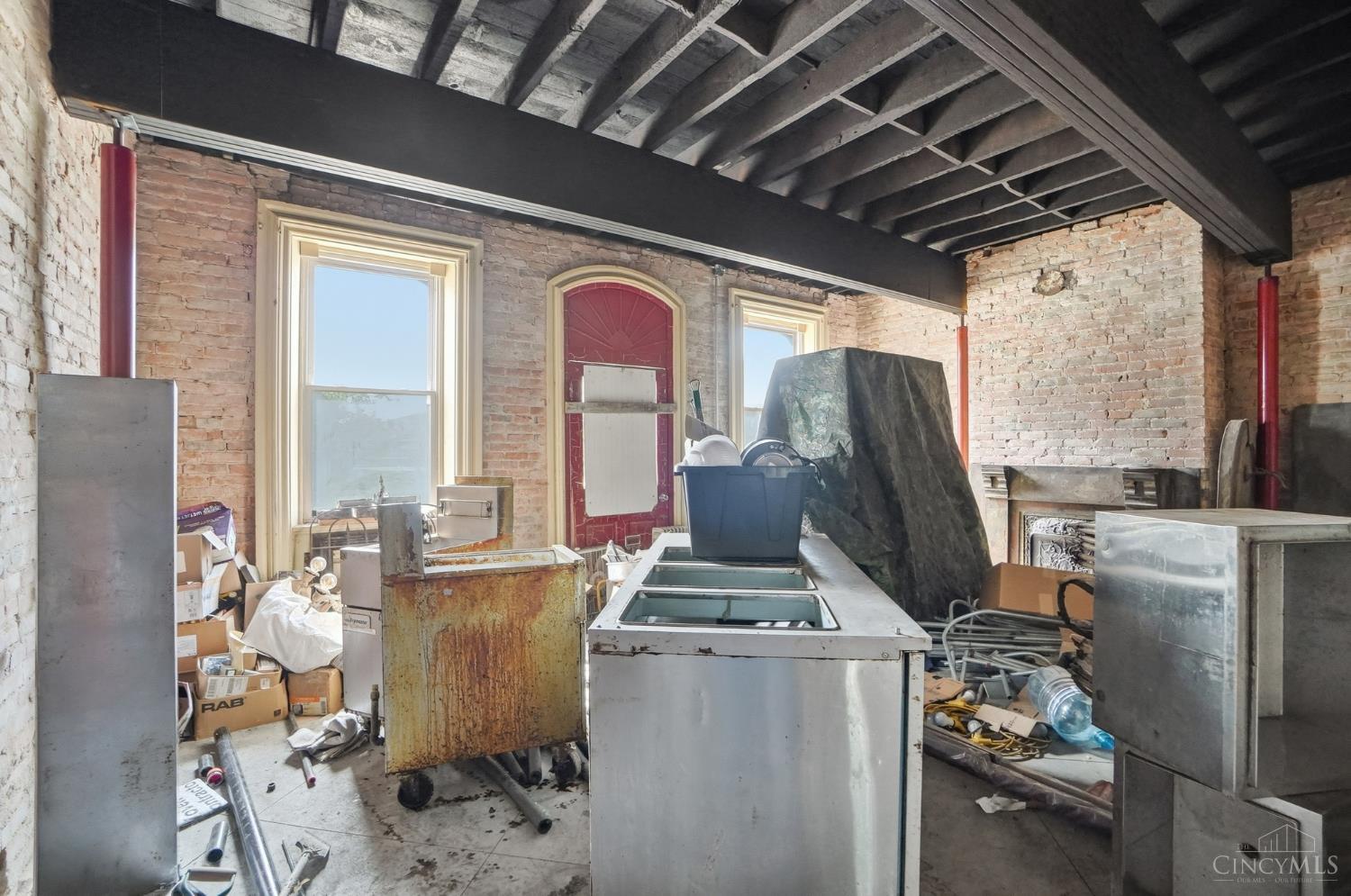 S 221 B Street Property Photo 14