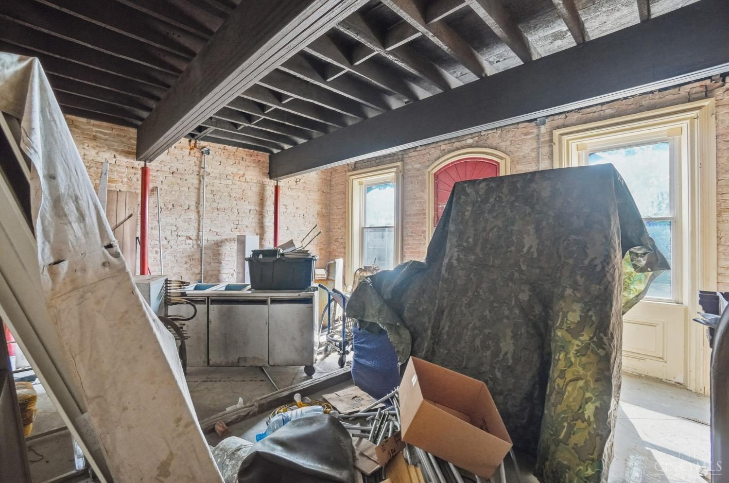 S 221 B Street Property Photo 15