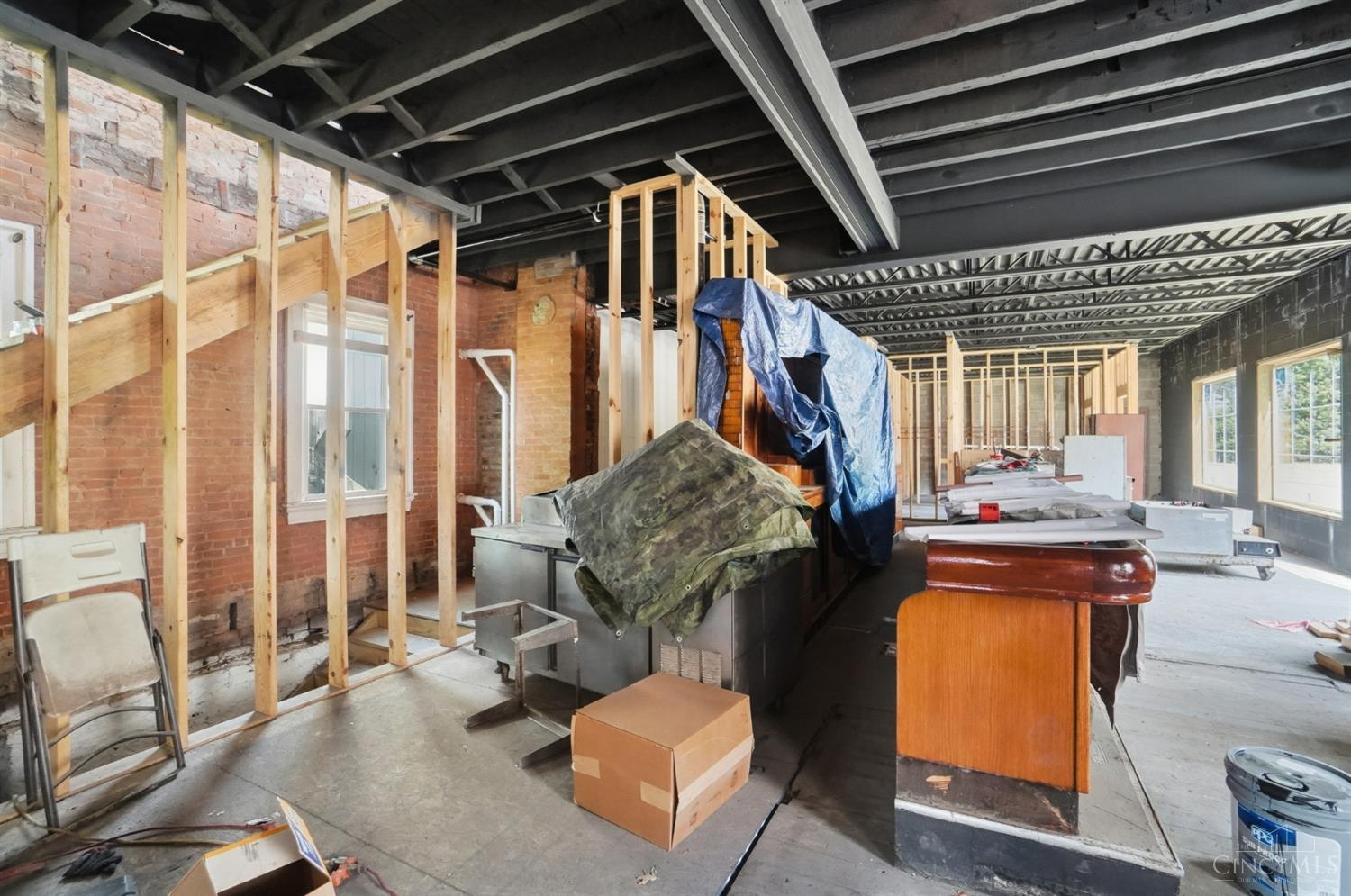 S 221 B Street Property Photo 18