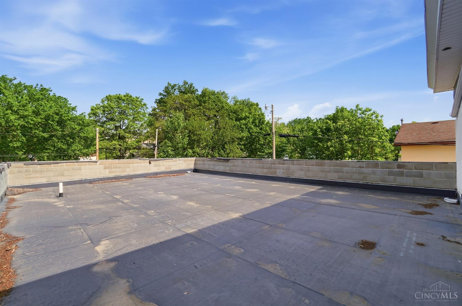 S 221 B Street Property Photo 21