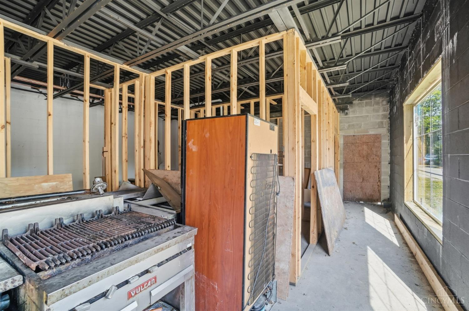 S 221 B Street Property Photo 23