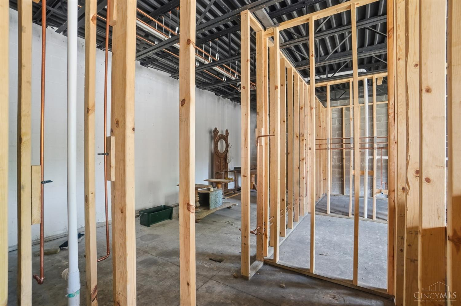 S 221 B Street Property Photo 32