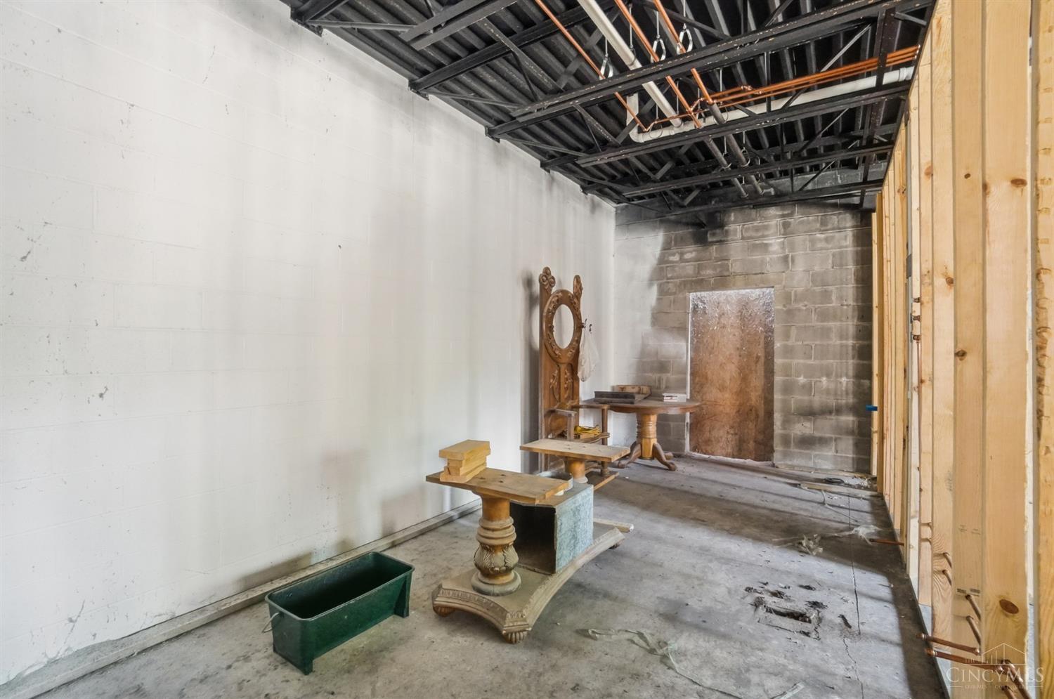 S 221 B Street Property Photo 33