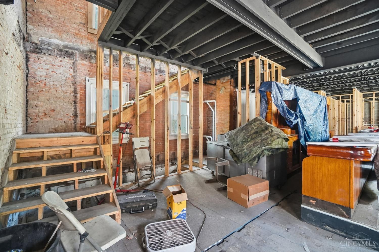 S 221 B Street Property Photo 40