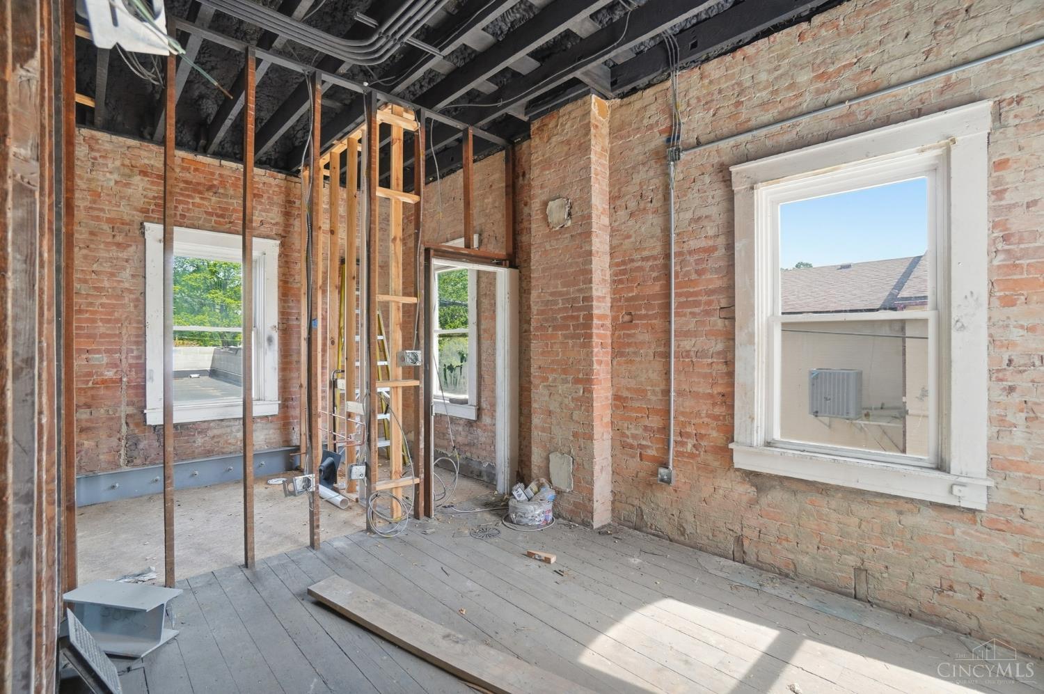 S 221 B Street Property Photo 49