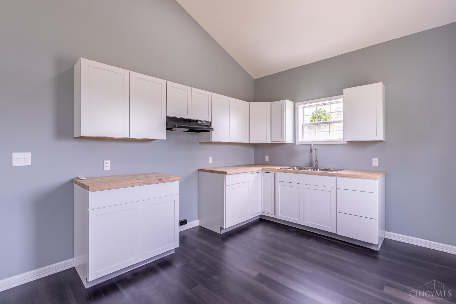 182 Walnut Street Property Photo 7