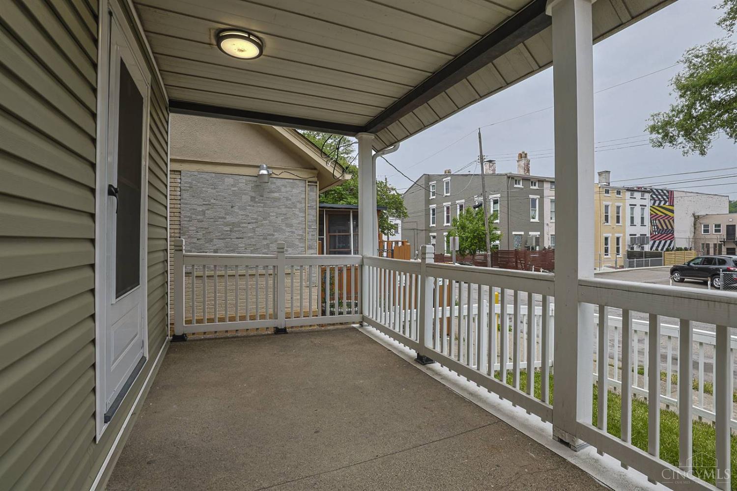 2956 Henshaw Avenue Property Photo 3