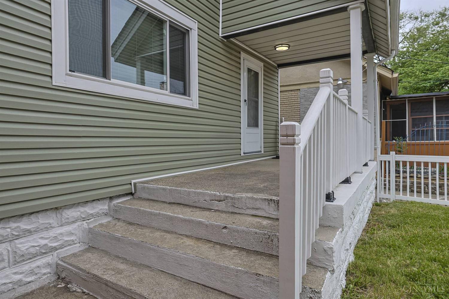 2956 Henshaw Avenue Property Photo 4