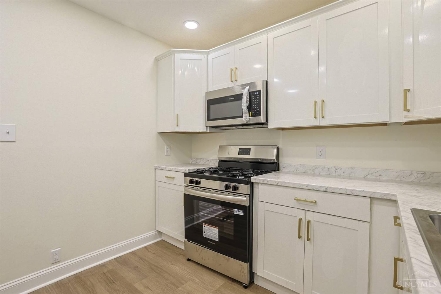 2956 Henshaw Avenue Property Photo 14