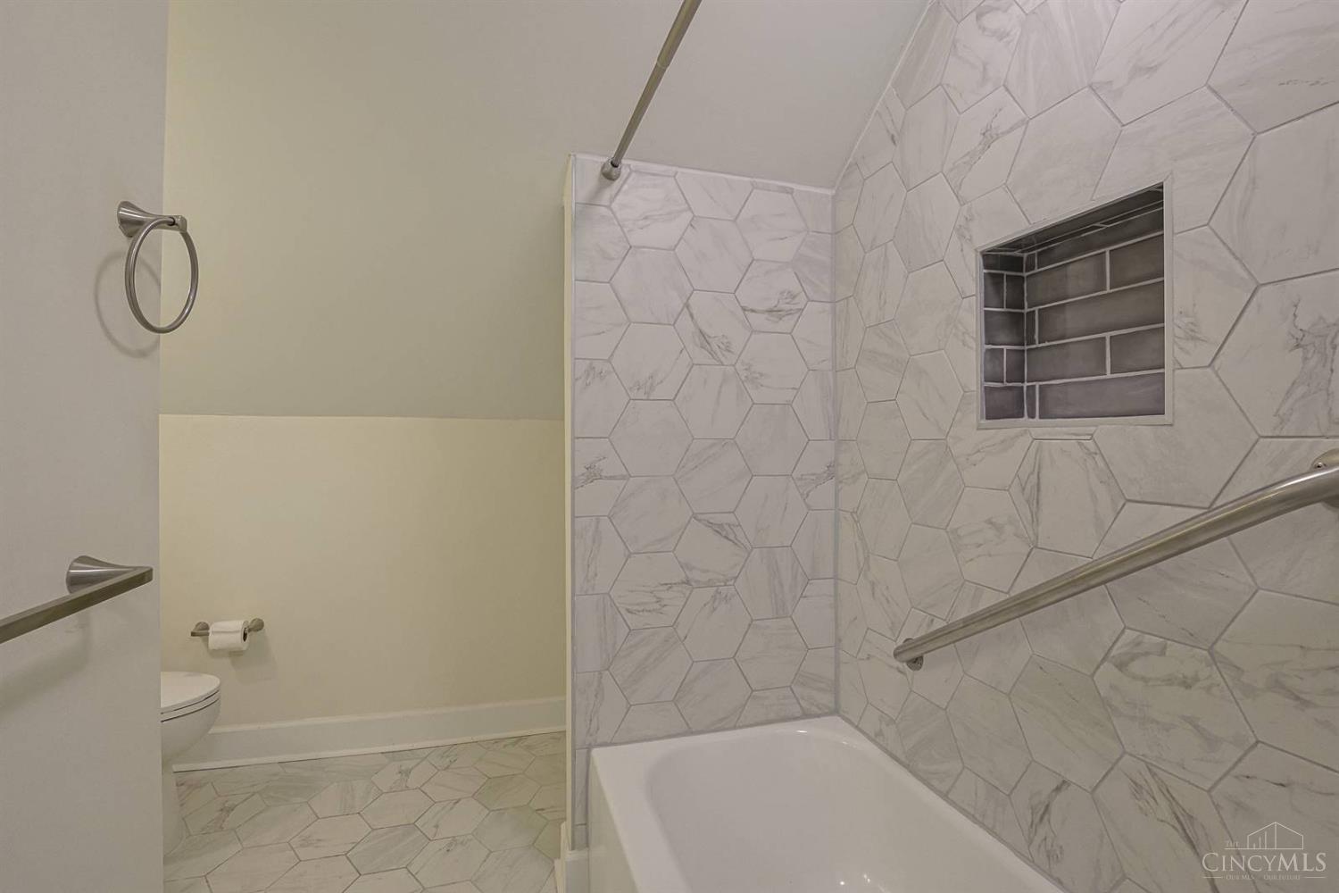 2956 Henshaw Avenue Property Photo 24