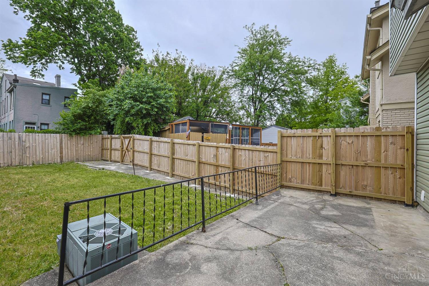 2956 Henshaw Avenue Property Photo 27